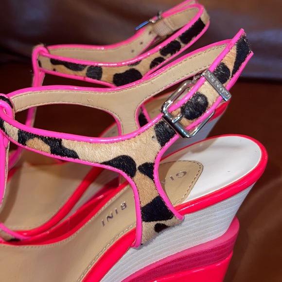 Gianni Bini - Pink and leopard wedges size 7.5 - Picture 5 of 9